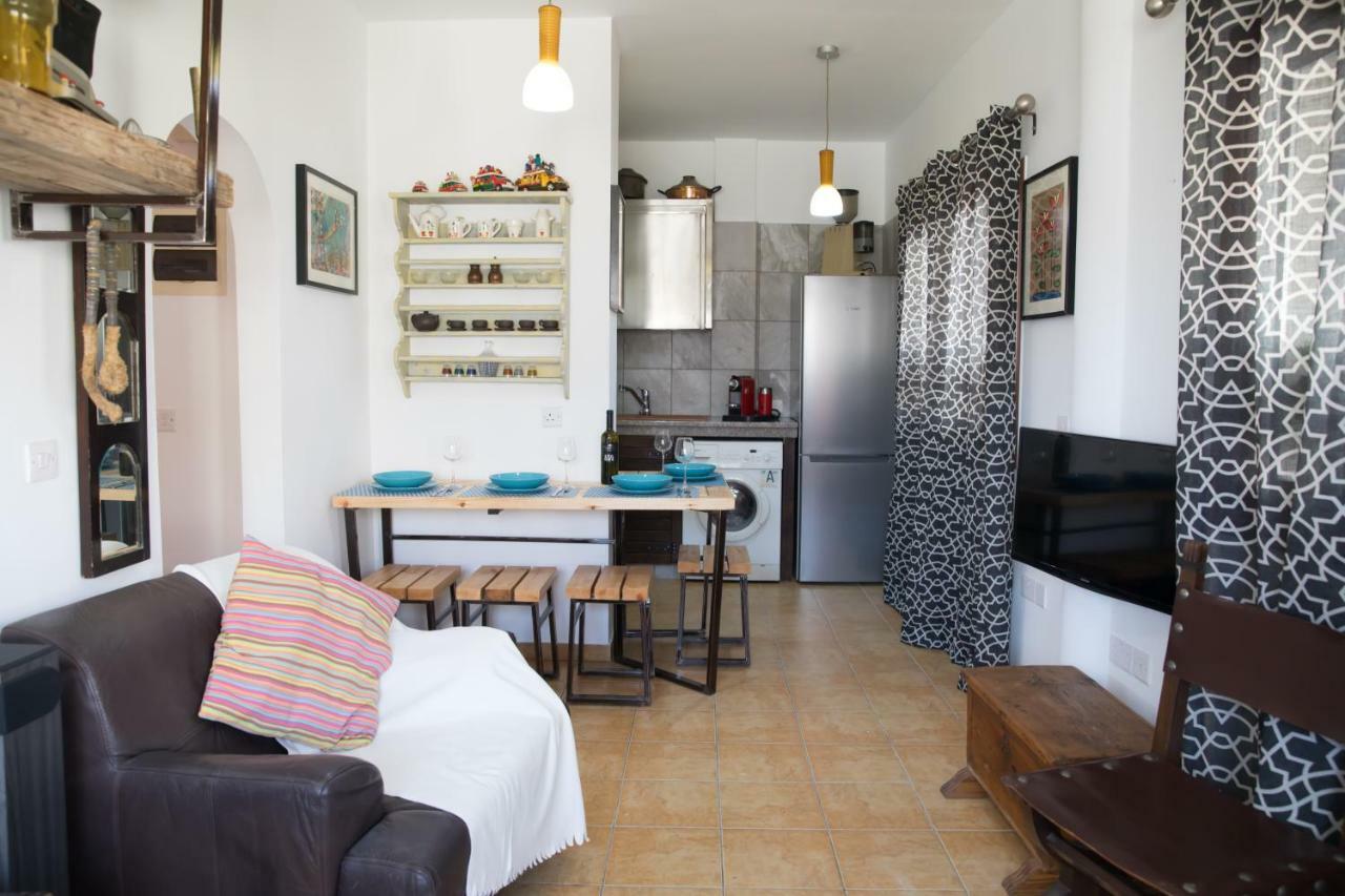 Mp Cozy Apartment Near The Sea Paphos Extérieur photo