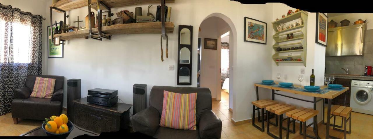 Mp Cozy Apartment Near The Sea Paphos Extérieur photo